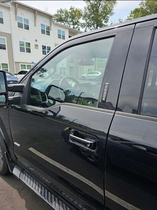 Image of Experienced Automotive Glass