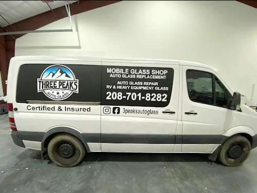 Image of 3 Peaks Auto glass