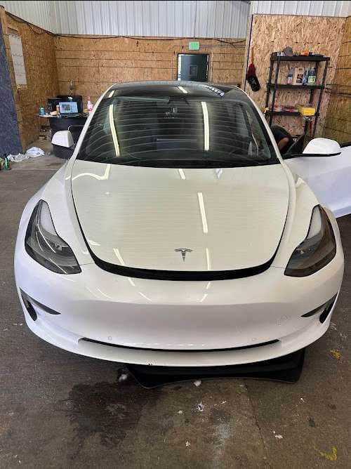 Image of AUTO GLASS & SEMI TRUCK CARRILLO’S ONLY MOBILE SERVICE