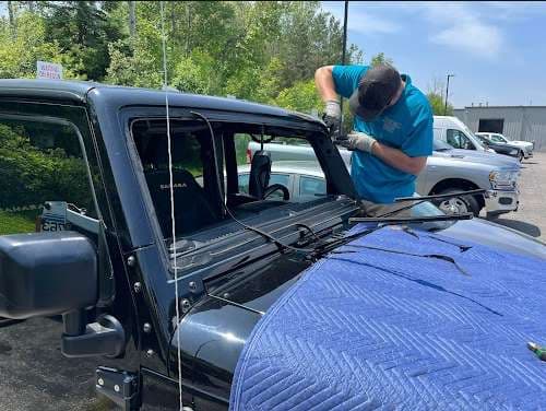 Image of Mike's Auto Glass LLC