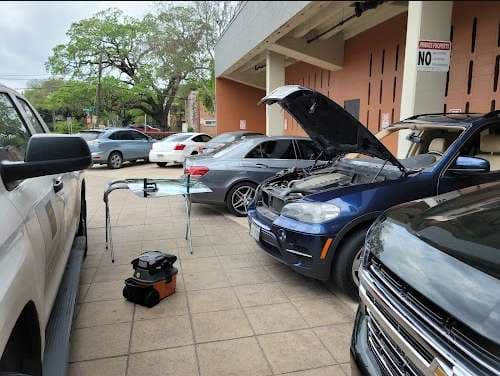 Image of Quick auto glass,sunroof