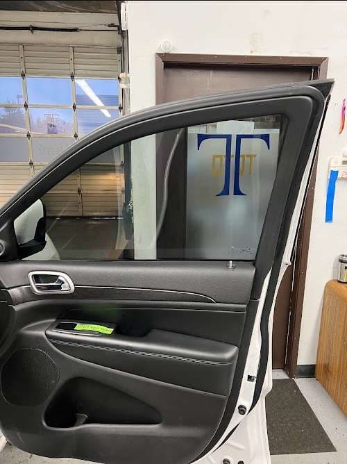 Image of Toto Auto Glass