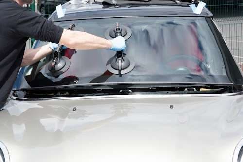 Image of AUTO GLASS FITTERS